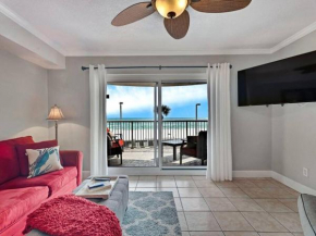 Tradewinds 102 - Cozy Beachfront w/ Spacious Balcony!
